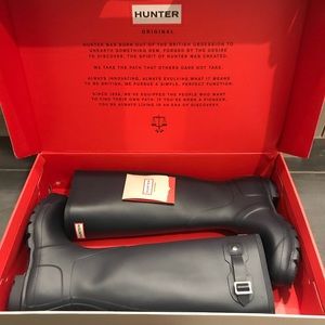 Hunter Wellington Rain Boots in matte Navy size 8